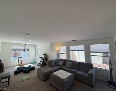 2515 Begonia Valley Avenue - Photo Thumbnail 3