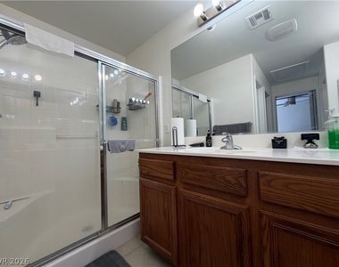 2515 Begonia Valley Avenue - Photo Thumbnail 14