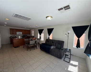 2515 Begonia Valley Avenue - Photo Thumbnail 5