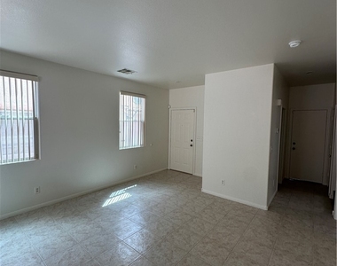 11056 Piedmont Valley Avenue - Photo Thumbnail 7