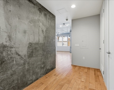 353 E Bonneville Avenue - Photo Thumbnail 12