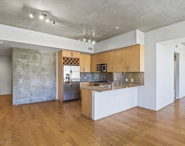 353 E Bonneville Avenue - Photo Thumbnail 3