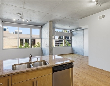 353 E Bonneville Avenue - Photo Thumbnail 2