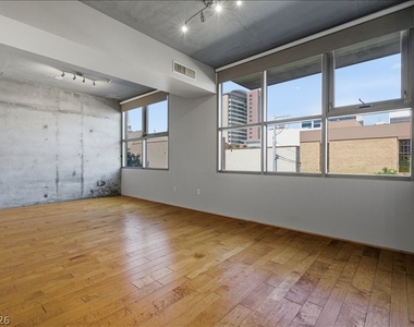 353 E Bonneville Avenue - Photo Thumbnail 11