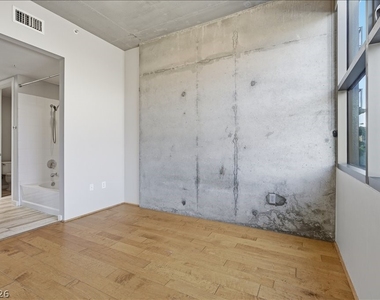 353 E Bonneville Avenue - Photo Thumbnail 10
