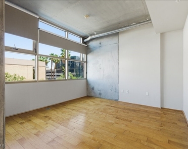 353 E Bonneville Avenue - Photo Thumbnail 8