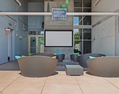353 E Bonneville Avenue - Photo Thumbnail 23