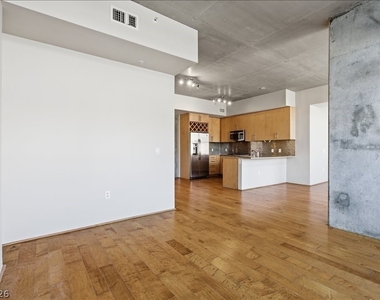 353 E Bonneville Avenue - Photo Thumbnail 5