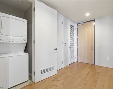 353 E Bonneville Avenue - Photo Thumbnail 13