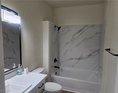 8250 N Grand Canyon Drive - Photo Thumbnail 11