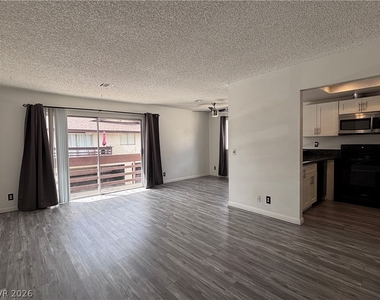 2340 Canfield Drive - Photo Thumbnail 7