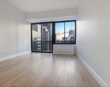 West 48th Street - Photo Thumbnail 4