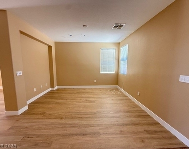 5393 Bristol Bend Court - Photo Thumbnail 2