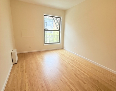 46 West 73rd Street - Photo Thumbnail 1