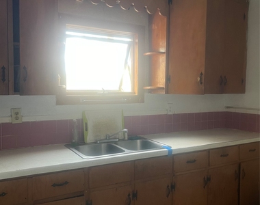 127 Burbank Ave - Photo Thumbnail 16