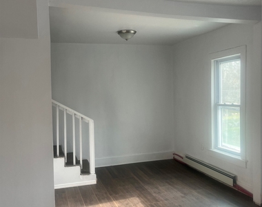 127 Burbank Ave - Photo Thumbnail 1