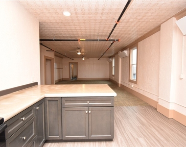 152 Court Street - Photo Thumbnail 5