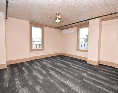 152 Court Street - Photo Thumbnail 10