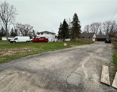 2791 N Forest Road - Photo Thumbnail 13