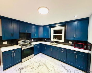 2791 N Forest Road - Photo Thumbnail 6