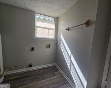 938 Iron Gate Boulevard - Photo Thumbnail 16