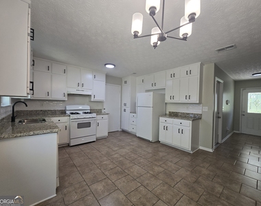 938 Iron Gate Boulevard - Photo Thumbnail 7