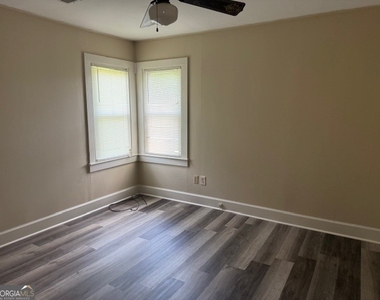 135 Fairview Avenue - Photo Thumbnail 5