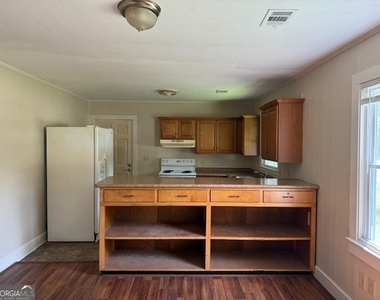 135 Fairview Avenue - Photo Thumbnail 1