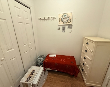 319 East 50th Street - Photo Thumbnail 15