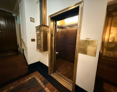 319 East 50th Street - Photo Thumbnail 18