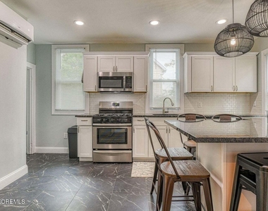148 Heck Avenue - Photo Thumbnail 9