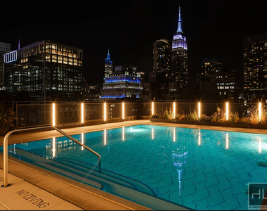 West 28th Street - Photo Thumbnail 11