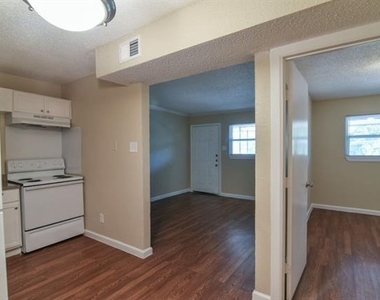 8128 Barclay Street - Photo Thumbnail 11