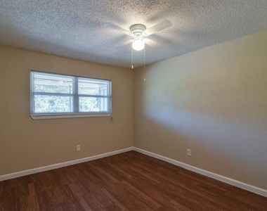 8128 Barclay Street - Photo Thumbnail 14