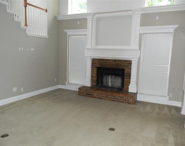 416 Roland Drive - Photo Thumbnail 8