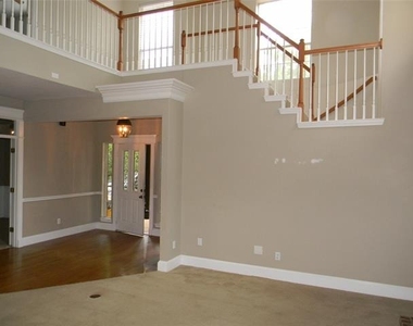 416 Roland Drive - Photo Thumbnail 10