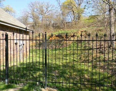 416 Roland Drive - Photo Thumbnail 4