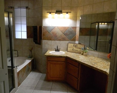 416 Roland Drive - Photo Thumbnail 15