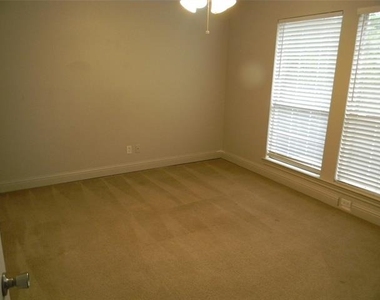 416 Roland Drive - Photo Thumbnail 13