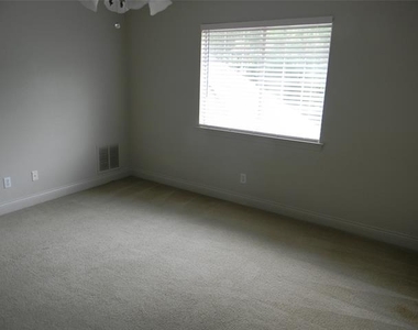 416 Roland Drive - Photo Thumbnail 29