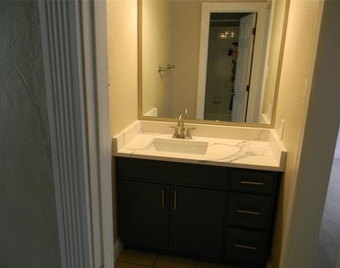 416 Roland Drive - Photo Thumbnail 27