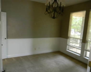416 Roland Drive - Photo Thumbnail 21