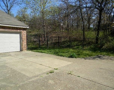 416 Roland Drive - Photo Thumbnail 6