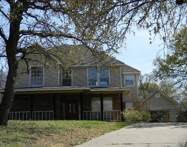 416 Roland Drive - Photo Thumbnail 2