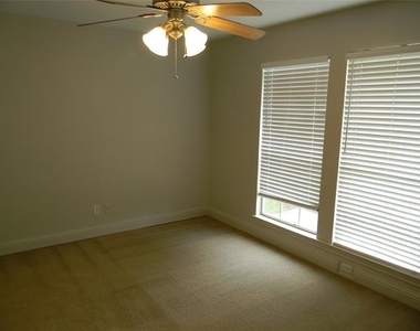 416 Roland Drive - Photo Thumbnail 20