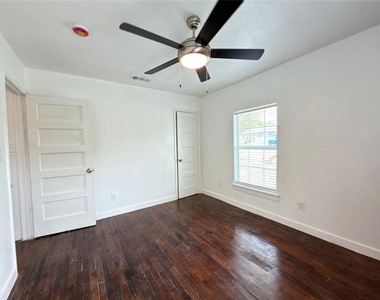 1804 Andrew Avenue - Photo Thumbnail 15