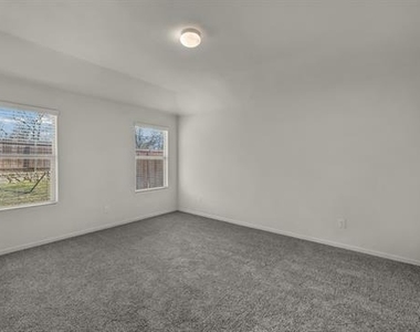 6948 Freeboard Way - Photo Thumbnail 18
