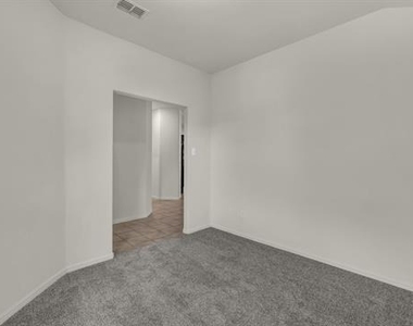 6948 Freeboard Way - Photo Thumbnail 2