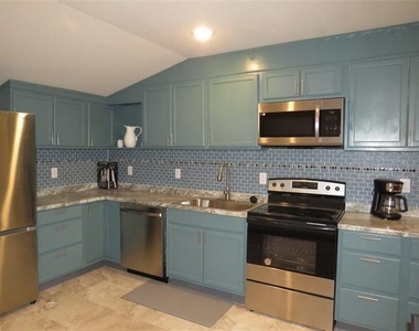 12069 Joyce Lane - Photo Thumbnail 9