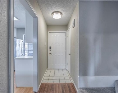 7337 Kingswood Circle - Photo Thumbnail 7